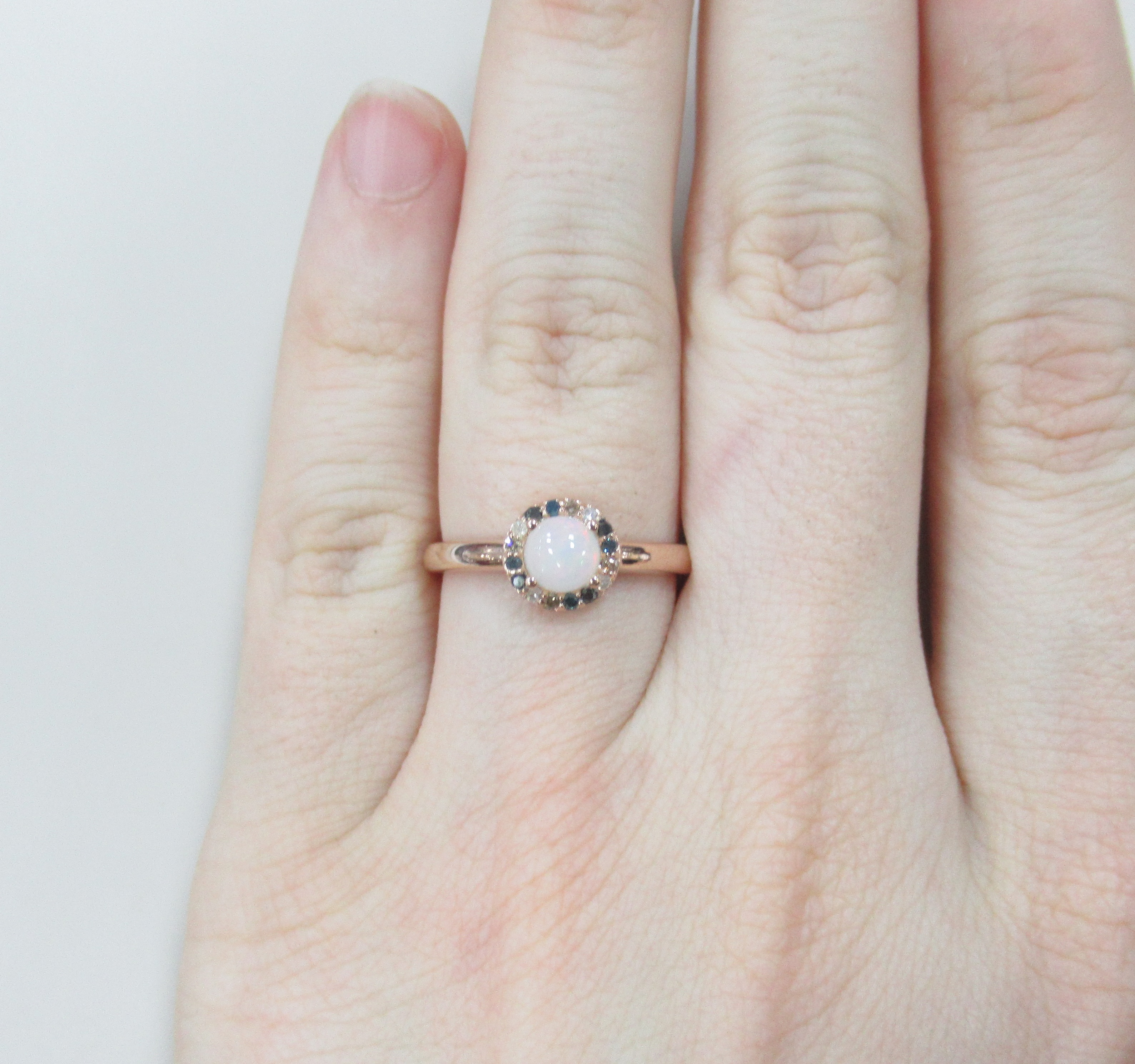 Серебряное кольцо с опалом